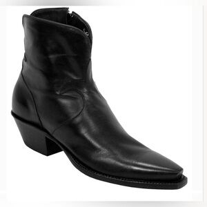 - Lucchese Classics Handcrafted Ankle Zip